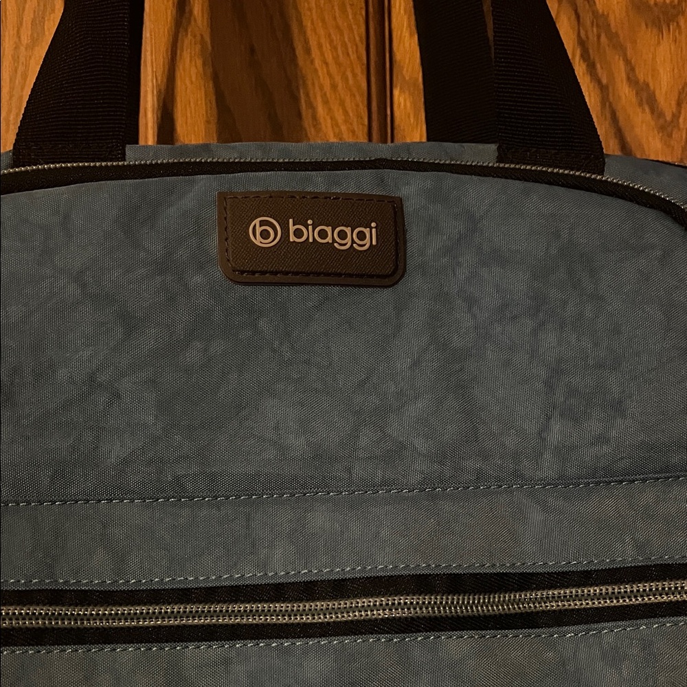 Biaggi Blue Travel Bag NWOT - Picture 2 of 9